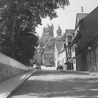 Eine alte Ansicht der Mauer mit Zaun aus dem frühen 20. Jhd. (Foto: Aus dem Fundus von Harald Griese)